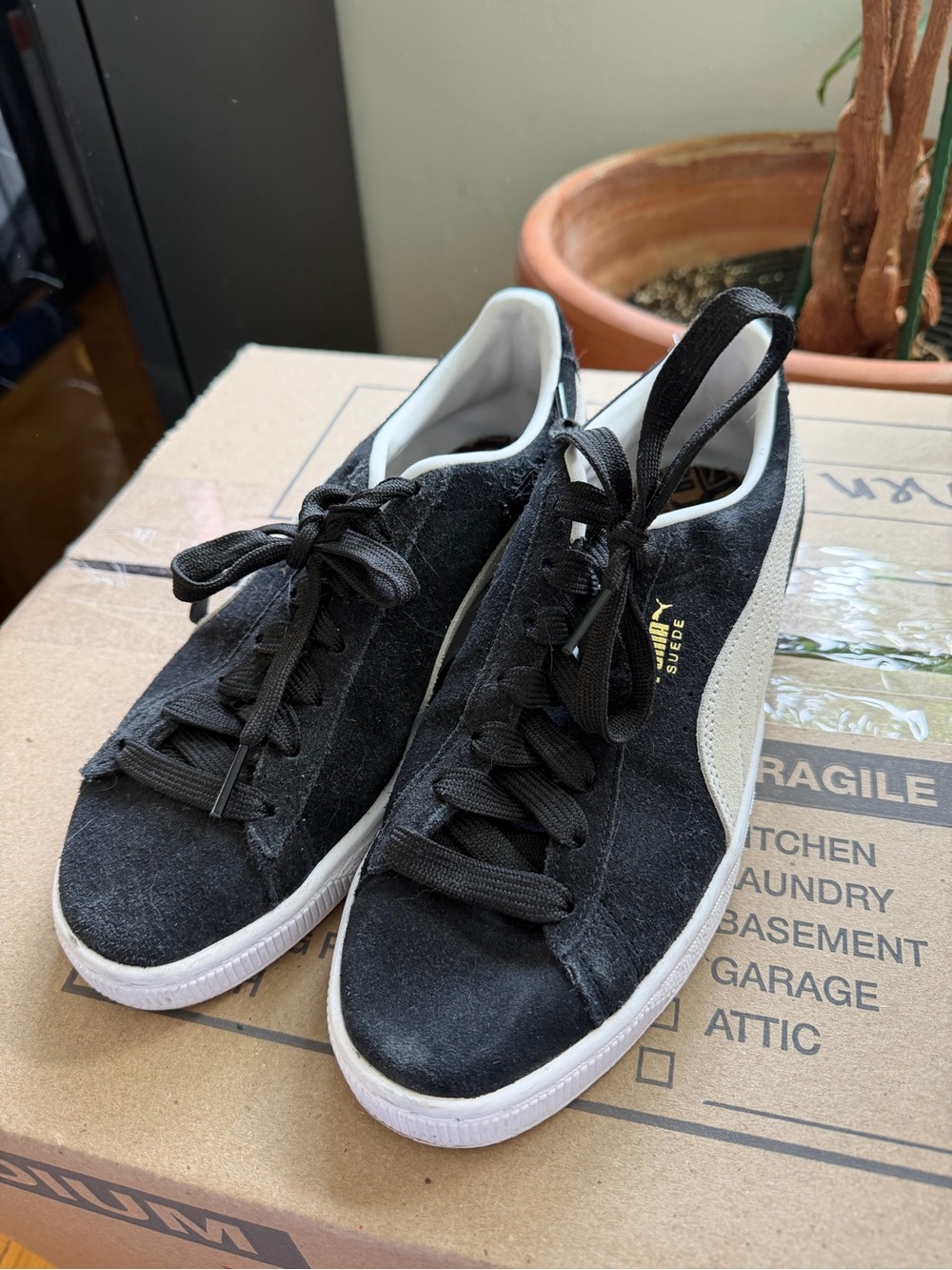 Puma Suede Classic Black/White Sneakers